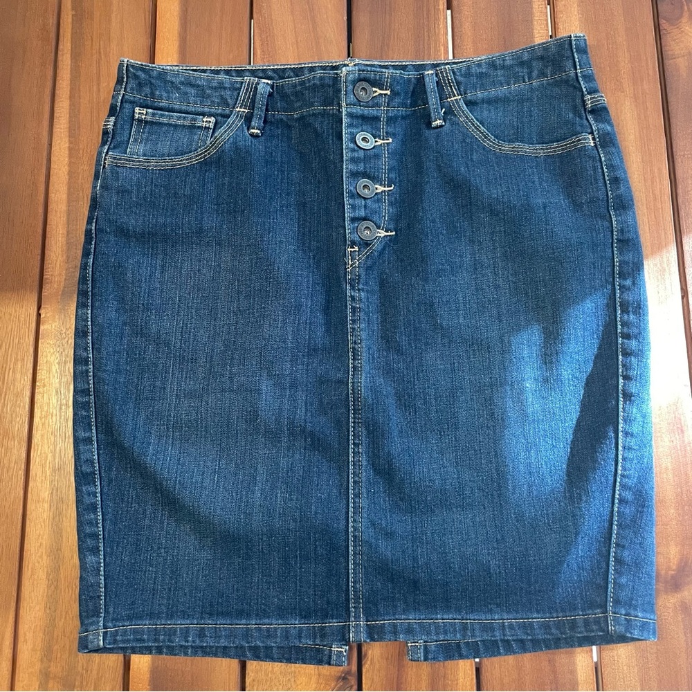 Levi's Dark Blue Denim Midi Skirt with Front Button Detail